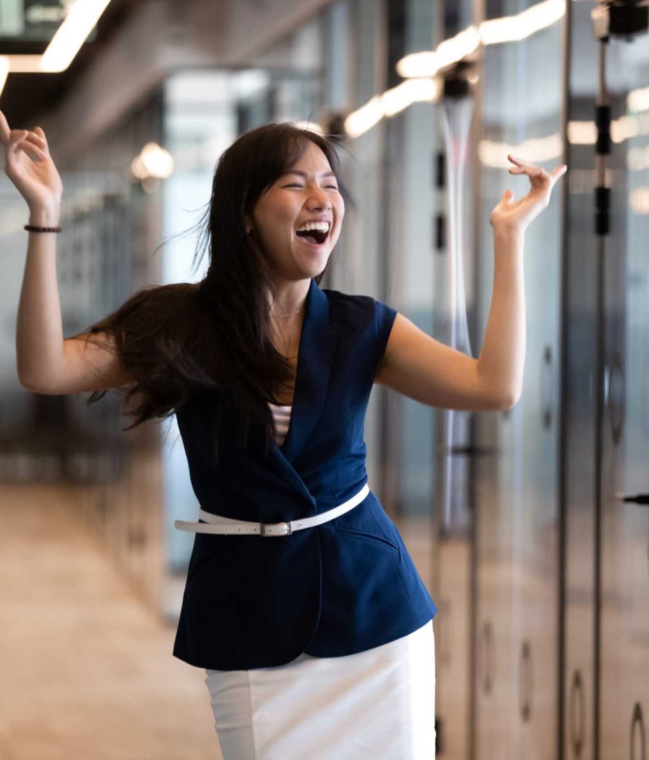 asian businesswoman feeling asian businesswoman feeling